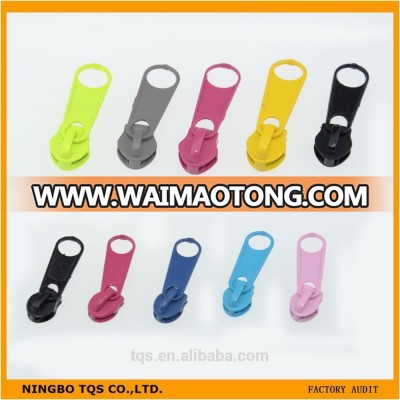 Hot Sale Cheap Colorful Nylon Zipper Long Puller Zipper Sliders